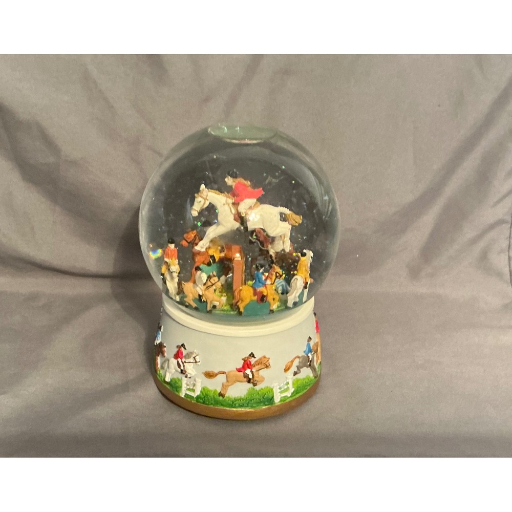 Kings Musical Snow Globe Equestrian Fox Hunt Scene Plays Radetzky March Vintage